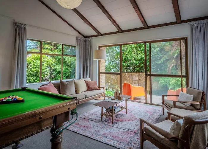 Highfield On High - 50m To The Redwoods Forest With Pool * 罗托鲁阿