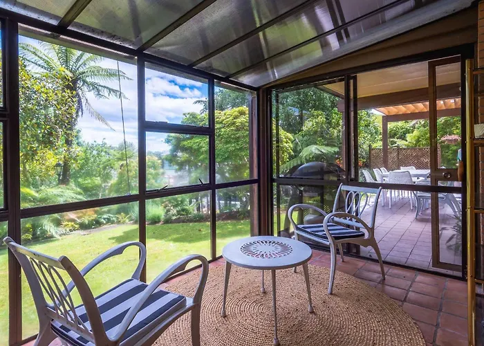 度假居 Highfield On High - 50m To The Redwoods Forest With Pool 罗托鲁阿