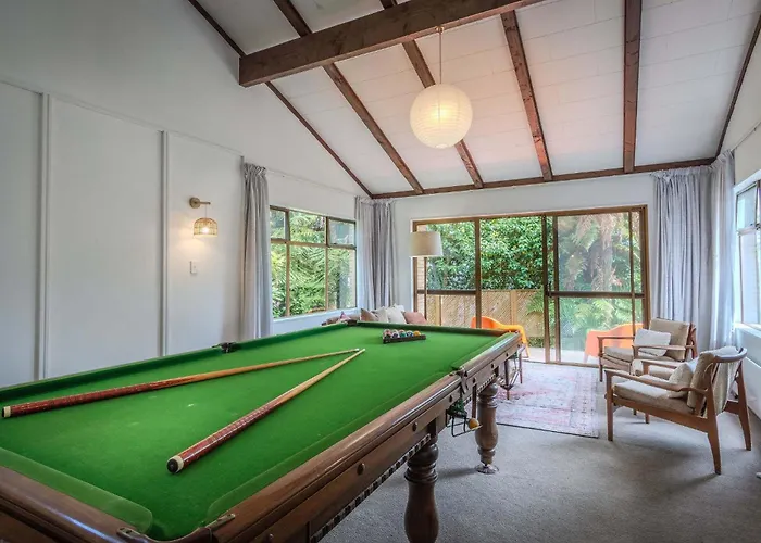 Highfield On High - 50m To The Redwoods Forest With Pool * 罗托鲁阿